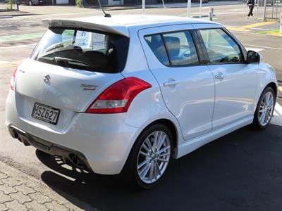 2014 Suzuki Swift - Thumbnail