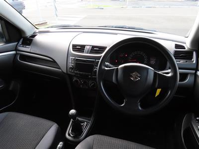 2015 Suzuki Swift - Thumbnail