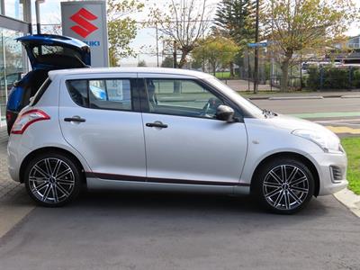 2015 Suzuki Swift - Thumbnail