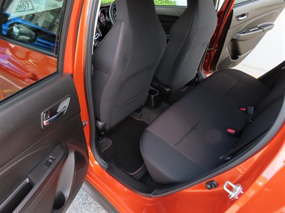 2023 Suzuki Swift - Thumbnail