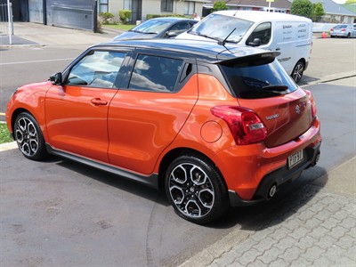 2023 Suzuki Swift - Thumbnail