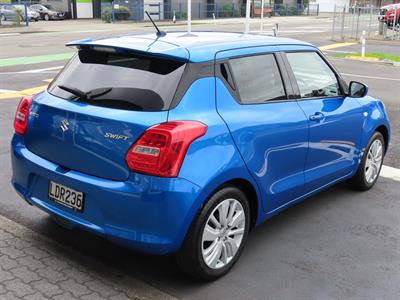 2018 Suzuki Swift - Thumbnail