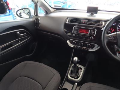 2016 Kia Rio - Thumbnail