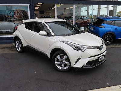 2017 Toyota C-HR - Thumbnail
