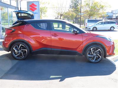 2020 Toyota C-HR - Thumbnail