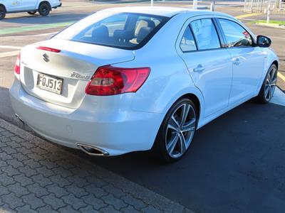 2010 Suzuki Kizashi - Thumbnail