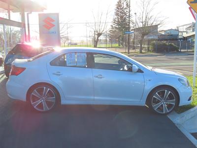 2010 Suzuki Kizashi - Thumbnail