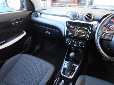 2019 Suzuki Swift - Thumbnail