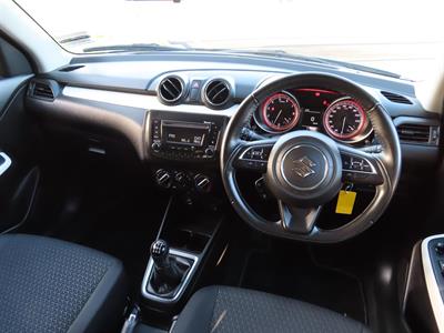 2022 Suzuki Swift - Thumbnail