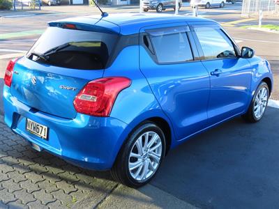 2022 Suzuki Swift - Thumbnail