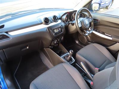 2022 Suzuki Swift - Thumbnail