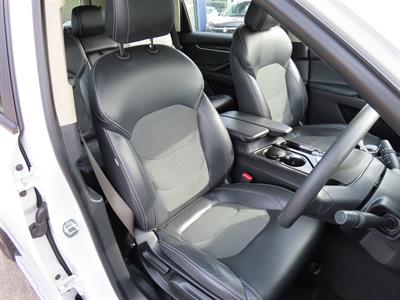 2022 LDV D90 - Thumbnail