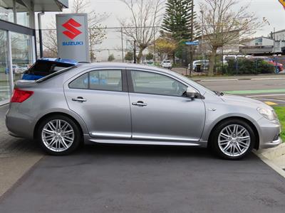 2014 Suzuki Kizashi - Thumbnail
