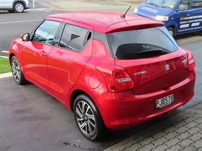 2022 Suzuki Swift - Thumbnail