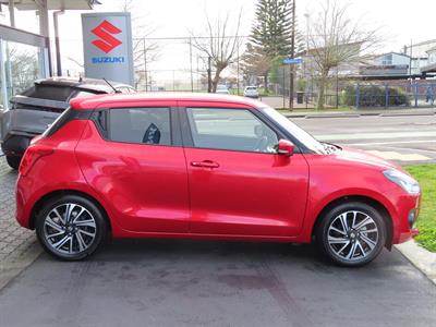 2022 Suzuki Swift - Thumbnail