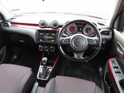 2022 Suzuki Swift - Thumbnail
