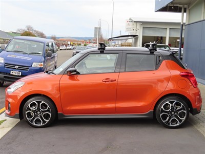 2022 Suzuki Swift - Thumbnail