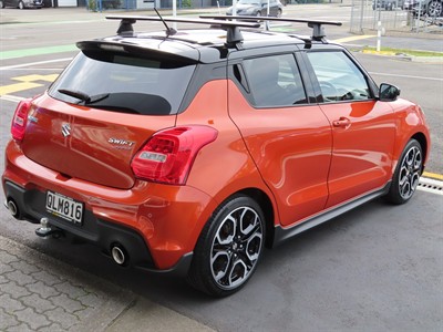 2022 Suzuki Swift - Thumbnail