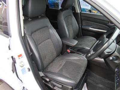 2022 Suzuki Vitara - Thumbnail