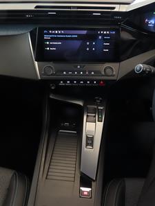 2023 Peugeot 308 - Thumbnail