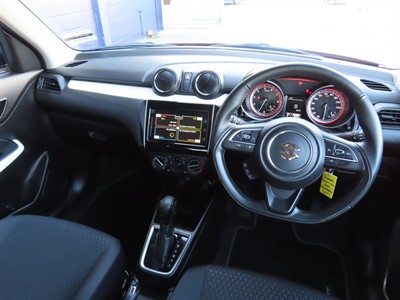 2022 Suzuki Swift - Thumbnail