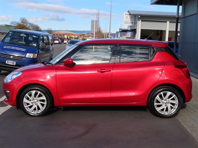 2022 Suzuki Swift - Thumbnail