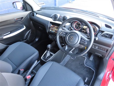 2022 Suzuki Swift - Thumbnail