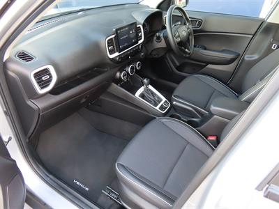 2022 Hyundai Venue - Thumbnail