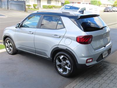 2022 Hyundai Venue - Thumbnail