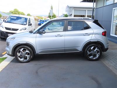 2022 Hyundai Venue - Thumbnail