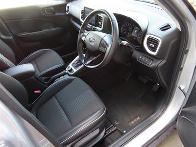 2022 Hyundai Venue - Thumbnail