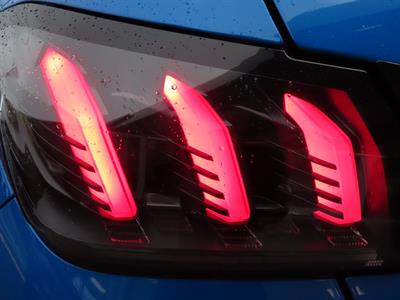 2022 Peugeot 208 - Thumbnail