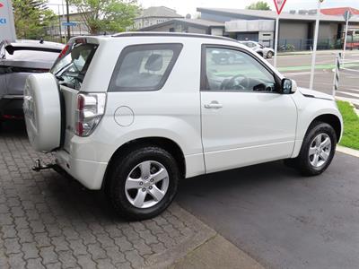 2017 Suzuki Grand Vitara - Thumbnail