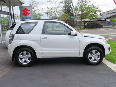 2017 Suzuki Grand Vitara - Thumbnail