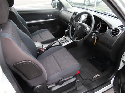 2017 Suzuki Grand Vitara - Thumbnail