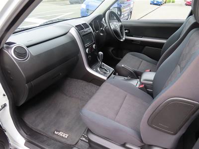 2017 Suzuki Grand Vitara - Thumbnail