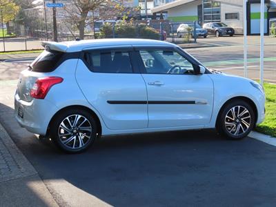 2023 Suzuki Swift - Thumbnail