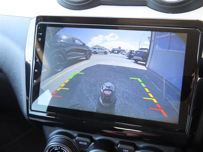 2023 Suzuki Swift - Thumbnail