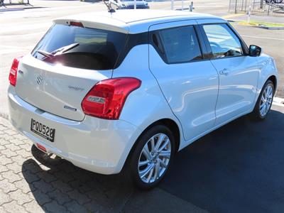 2022 Suzuki Swift - Thumbnail