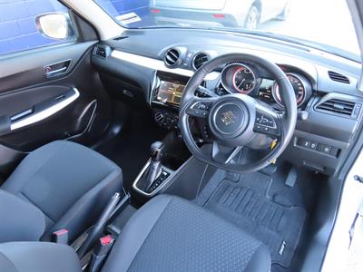 2022 Suzuki Swift - Thumbnail