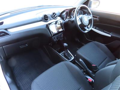 2022 Suzuki Swift - Thumbnail