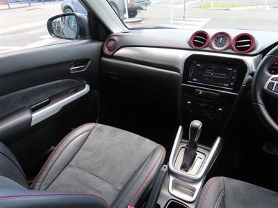 2017 Suzuki Vitara - Thumbnail