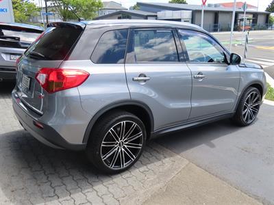 2017 Suzuki Vitara - Thumbnail