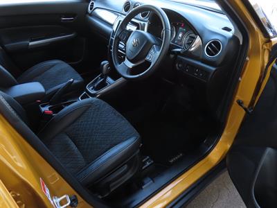 2019 Suzuki Vitara - Thumbnail