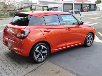 2024 Suzuki Swift - Thumbnail