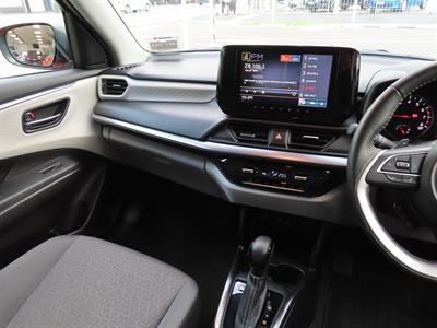 2024 Suzuki Swift - Thumbnail