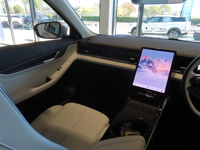 2026 Jaecoo J5 - Thumbnail