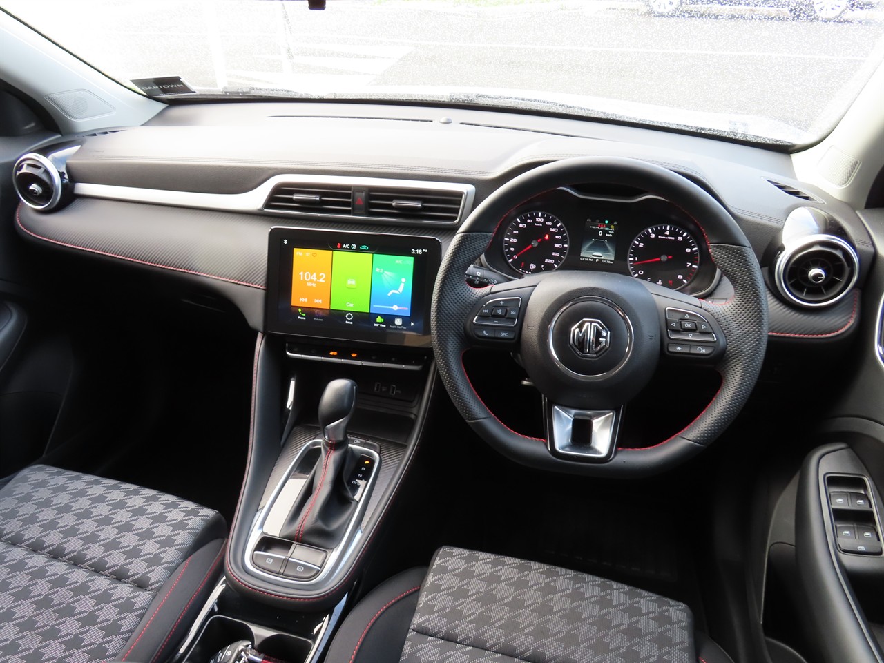 2024 MG ZS