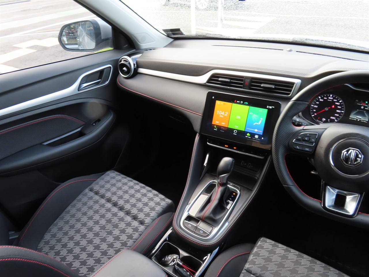2024 MG ZS