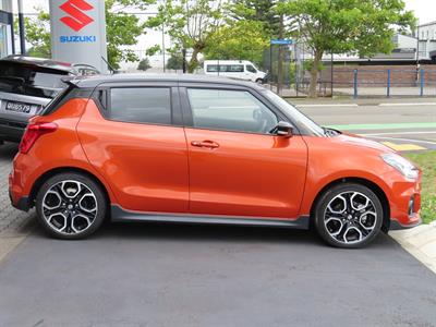 2023 Suzuki Swift - Thumbnail
